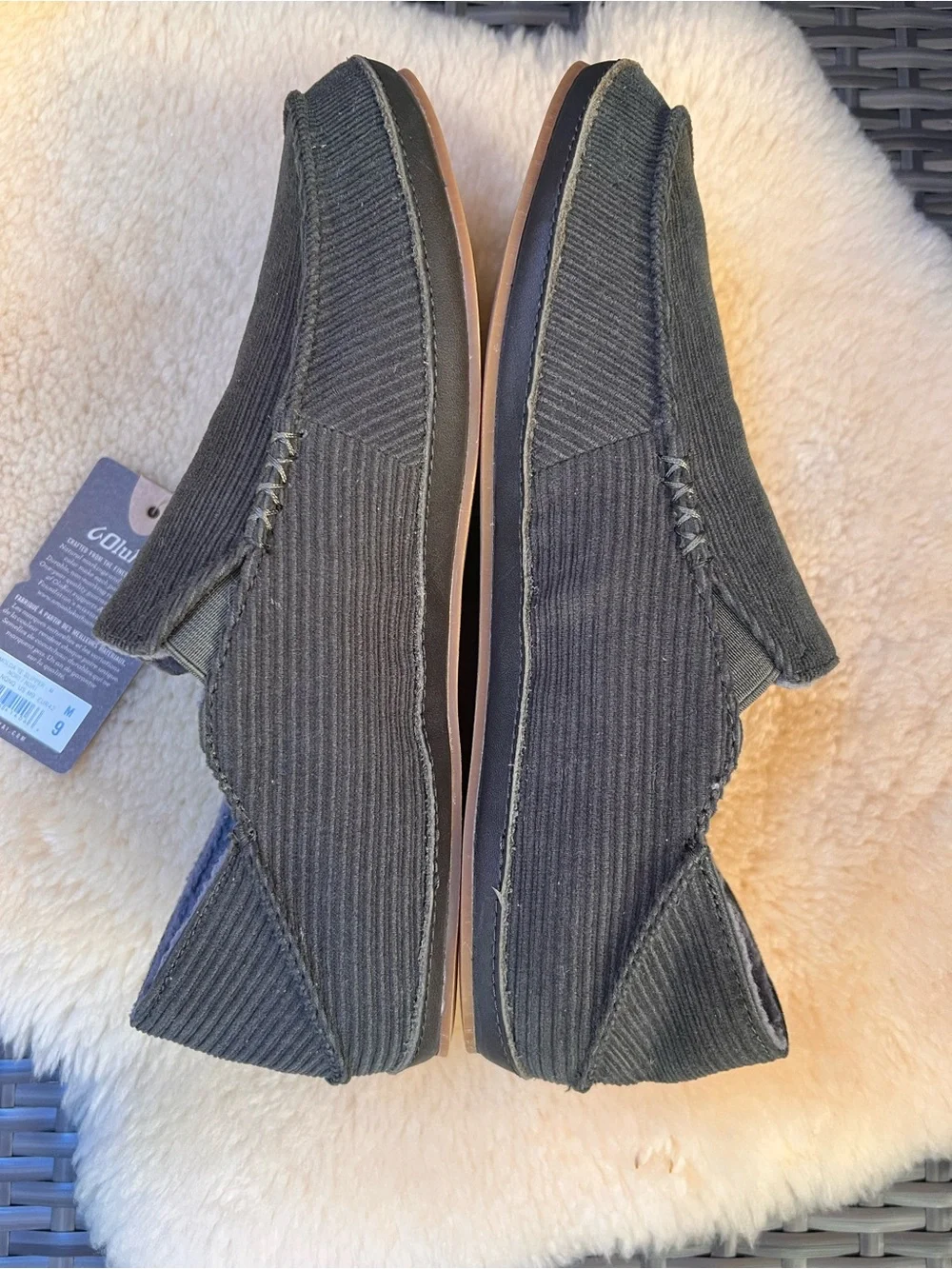 OluKai Moloa 'Ie Slippers Sz 9 Corduroy Green Nori Casual Comfortable NEW